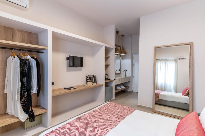 Deluxe Double Room image 1