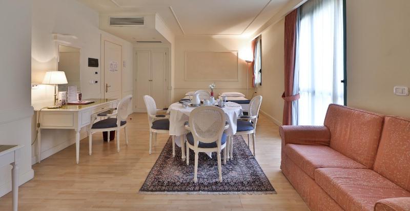 Junior Suite (2 Adults + 2 Children) image 3