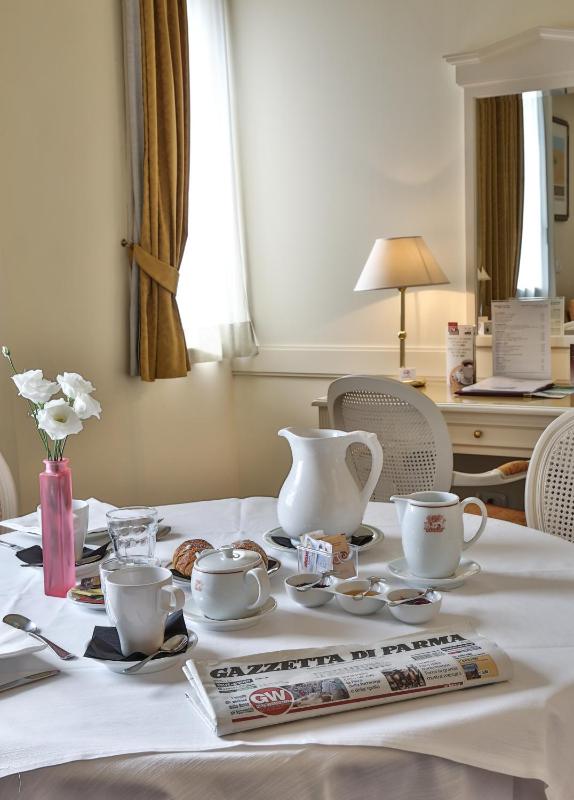Junior Suite (2 Adults) image 2