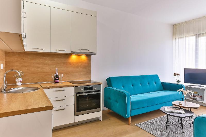 Royal Residence Apartment - image 7