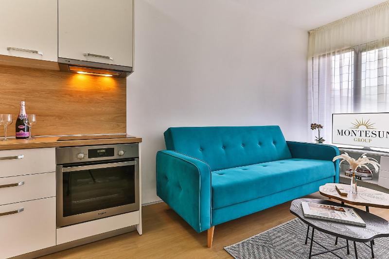 Royal Residence Apartment - image 15