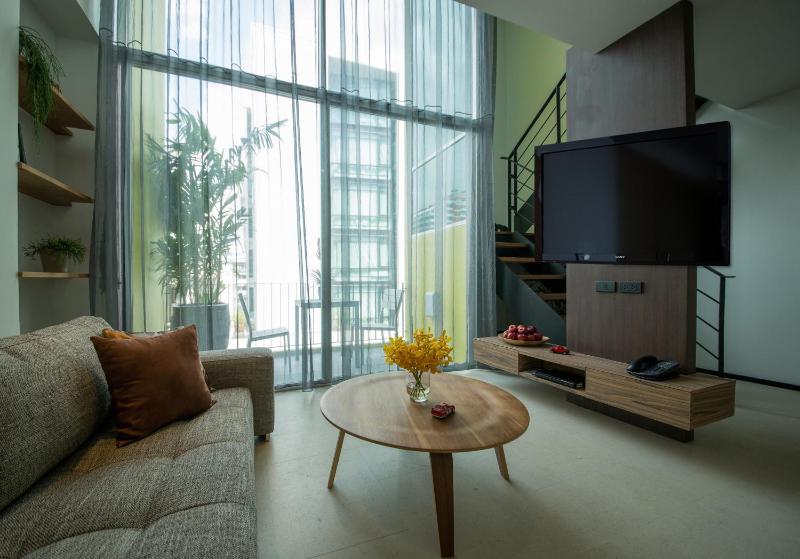 One Bedroom Duplex Suite image 4