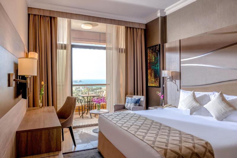 Premium Suite with Sea View with Free Shuttle Beach & Mall Transfer image 1