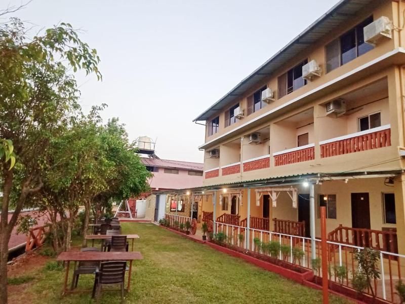 Shivneri Valley Escape Hotel - A Scenic Valley View Hotel in Mahabaleshwar - image 1