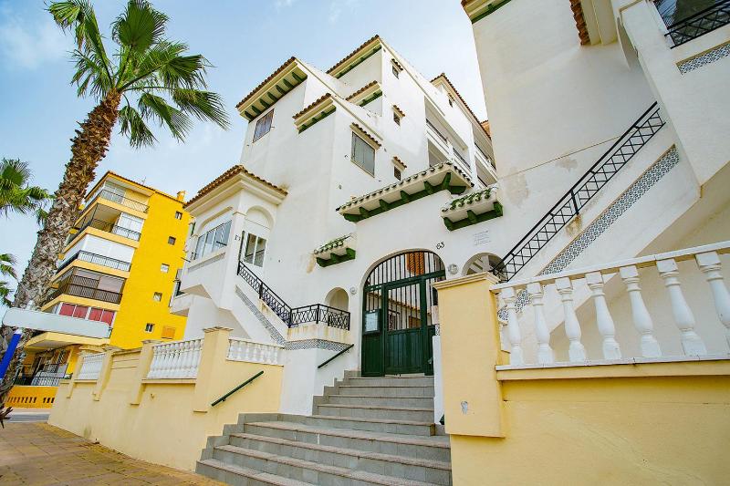 020 Lovely Studio - Alicante Holiday - image 2