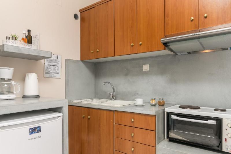 Two-Bedroom Deluxe Apartment with Garden View image 3