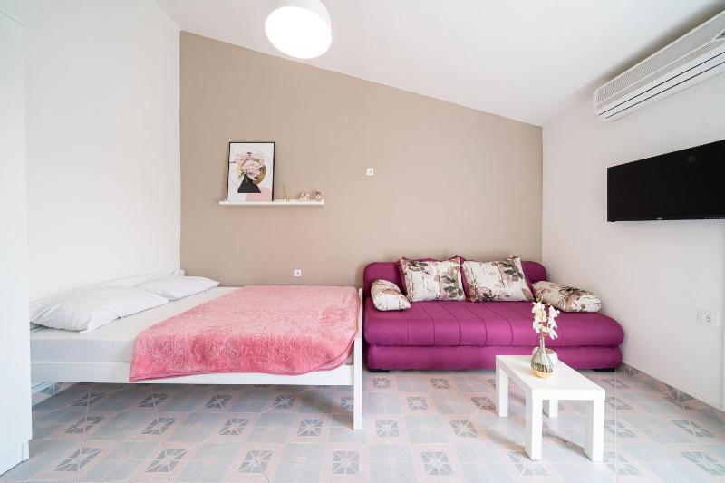 Studio with Sea View image 3