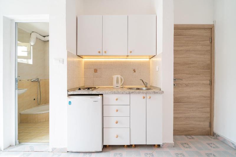 Triple Studio with Balcony image 4