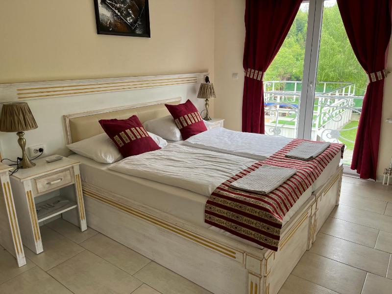 Studio Apartment with River View image 1
