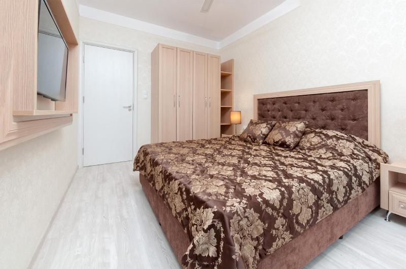Deluxe Two-Bedroom Apartment image 1