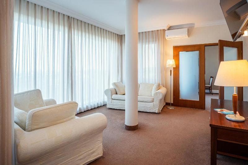 Suite image 3