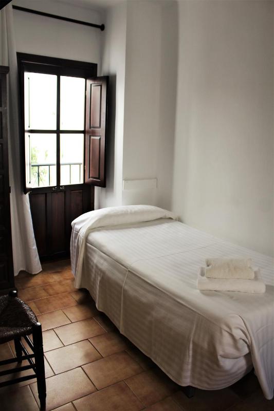 Single Room image 4