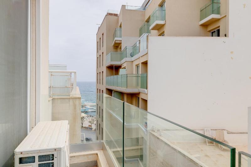 Prime Location Apartment with Side Seaviews - image 15
