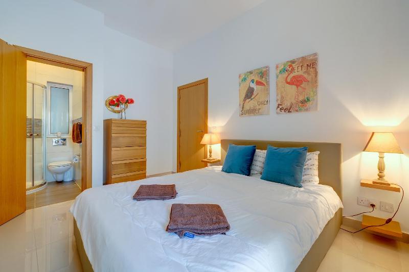 Prime Location Apartment with Side Seaviews - image 16