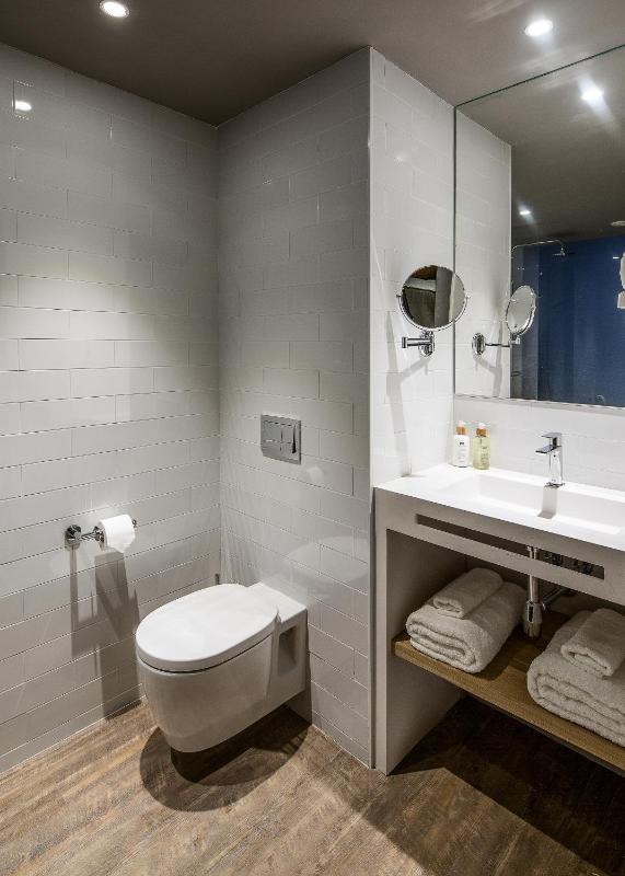 Single Room image 3