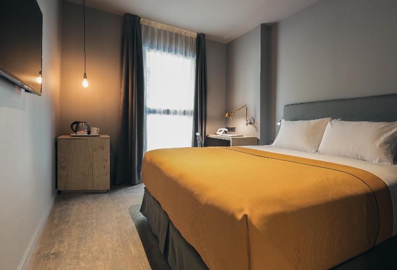 Double Room with Terrace image 2