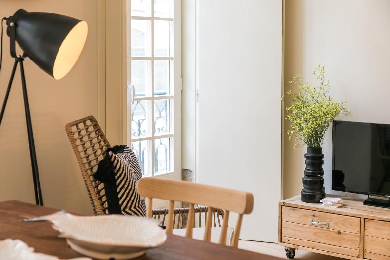 Superior One-Bedroom Apartment image 3