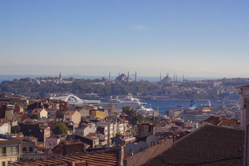 Panoramic Suite with Terrace image 2