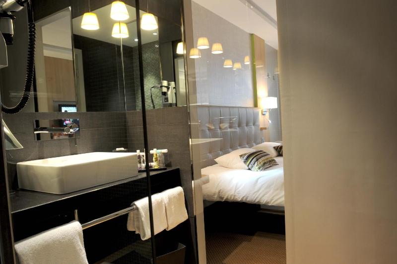 Superior Twin Room image 2