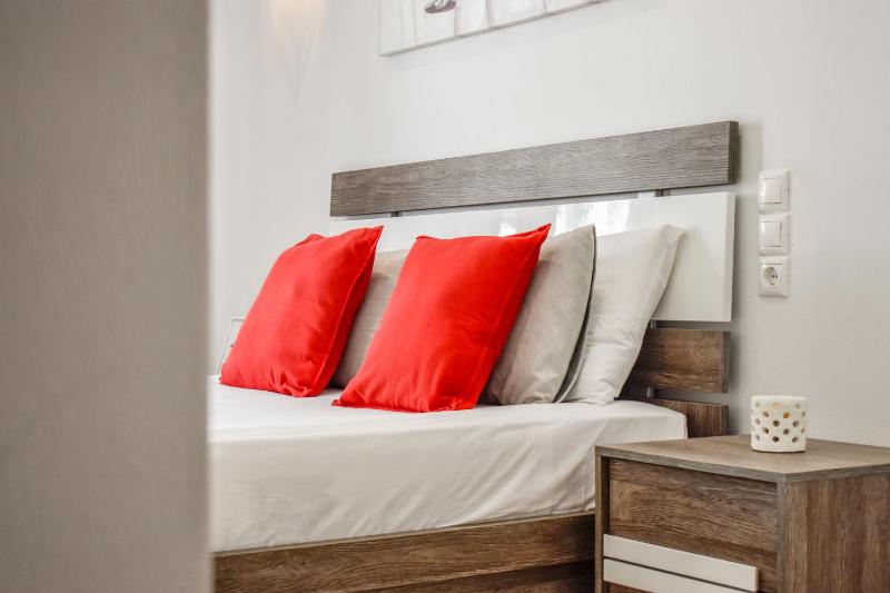 Deluxe Double Room with Balcony image 4