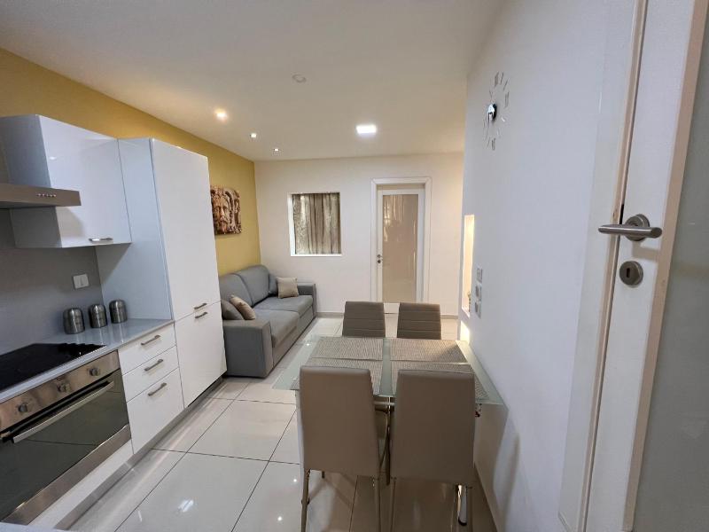 Apartment - Split Level image 4