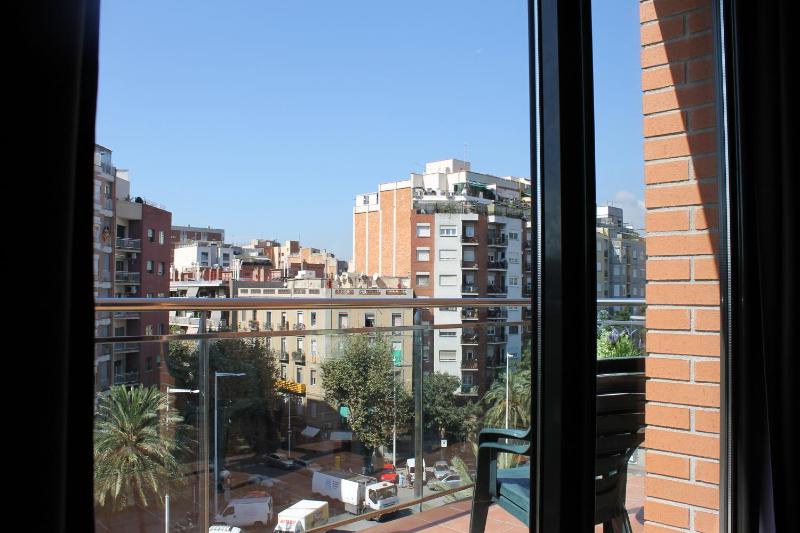 Two-Bedroom Apartment - Top Floor with Sagrada Familia views image 3