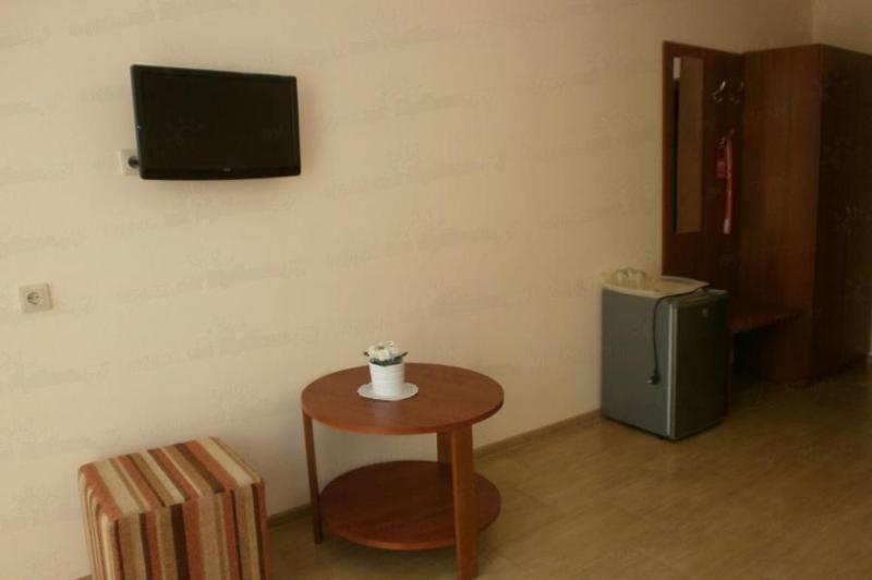 Standard Double or Twin Room image 3