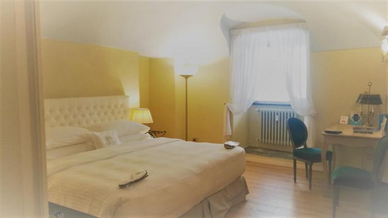 Deluxe Double Room image 1