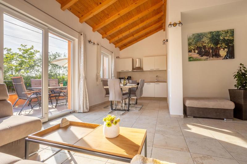 Holiday house TOIĆI - image 33