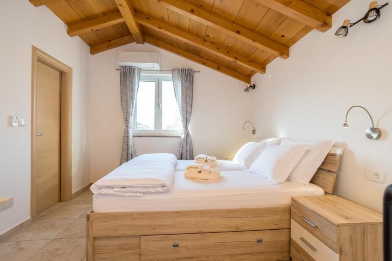 Holiday house TOIĆI - image 24