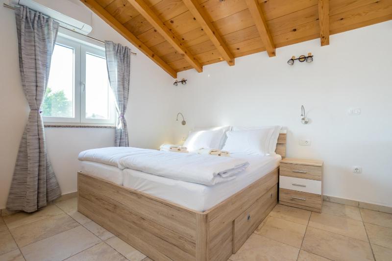 Holiday house TOIĆI - image 37