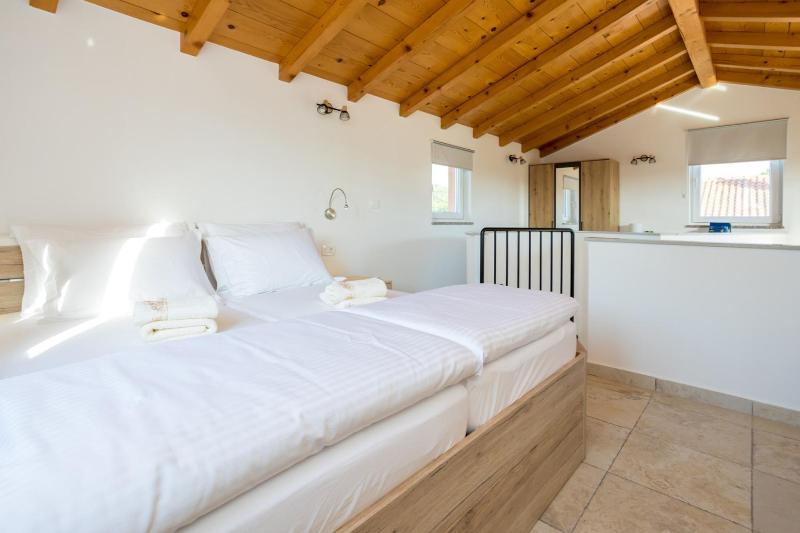 Holiday house TOIĆI - image 36