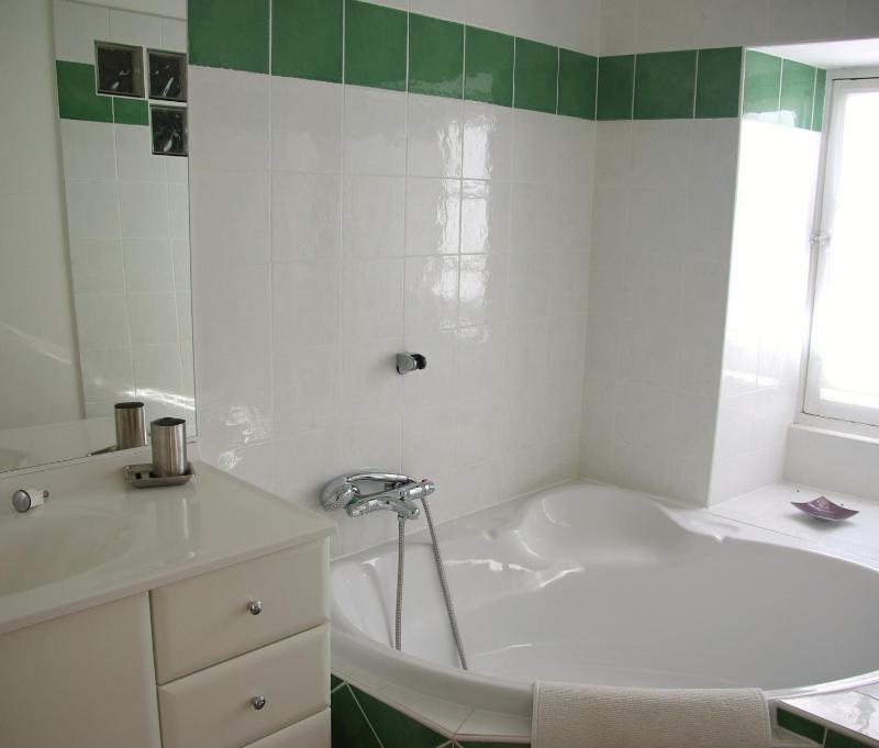 One-Bedroom Cottage image 1