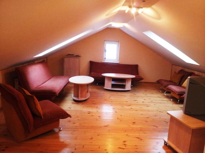 Quadruple Room with Shared Bathroom image 3