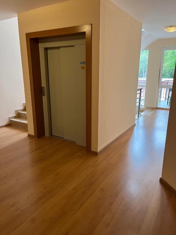 Brookforest Apartman - image 14