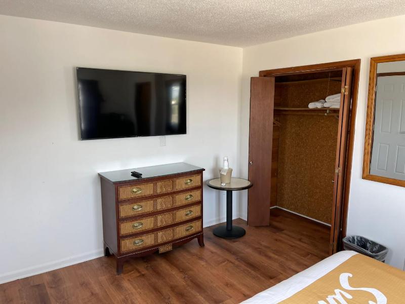 Standard Single Room image 4