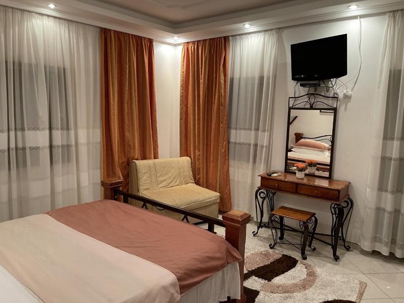 Superior Double Room with Sea View image 4