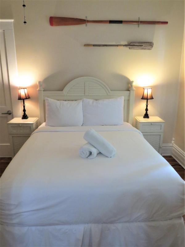 Queen Suite with Sofa Bed image 2