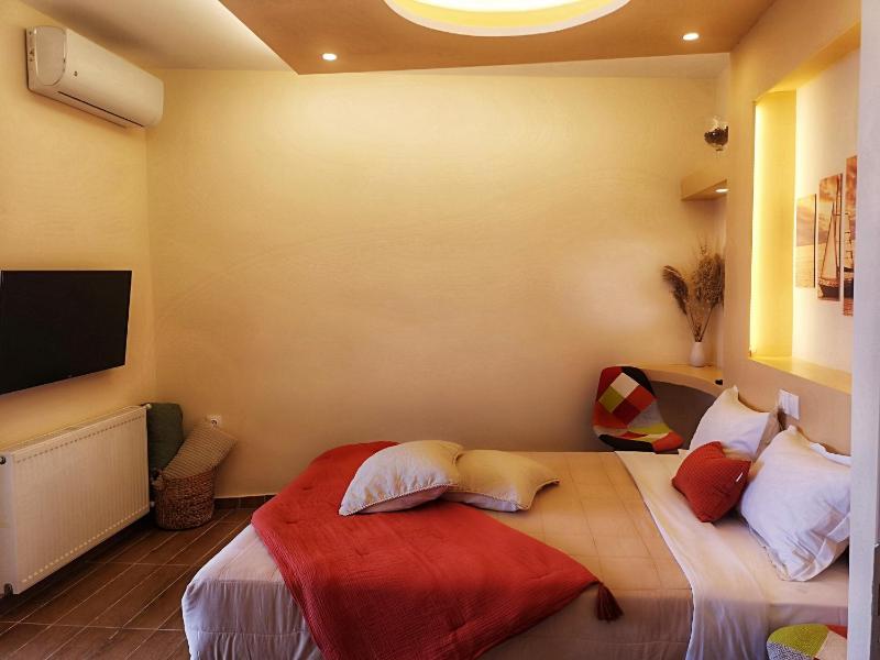 Two Bedroom Villa Amerisa with Outdoor Hot Tub & Sea View image 2
