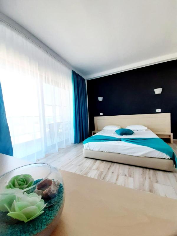 Apartment with Sea View image 2