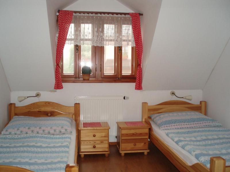 Twin Room image 3