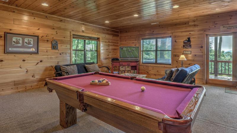 High Country Hideaway- Pet Friendly | Close to Town | Large Hot Tub | Outdoor Fireplace - image 30