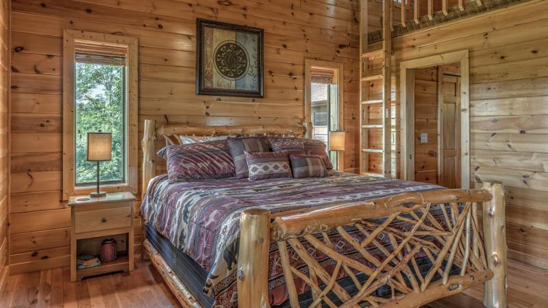 High Country Hideaway- Pet Friendly | Close to Town | Large Hot Tub | Outdoor Fireplace - image 12