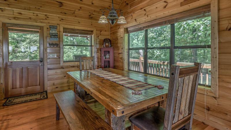 High Country Hideaway- Pet Friendly | Close to Town | Large Hot Tub | Outdoor Fireplace - image 27