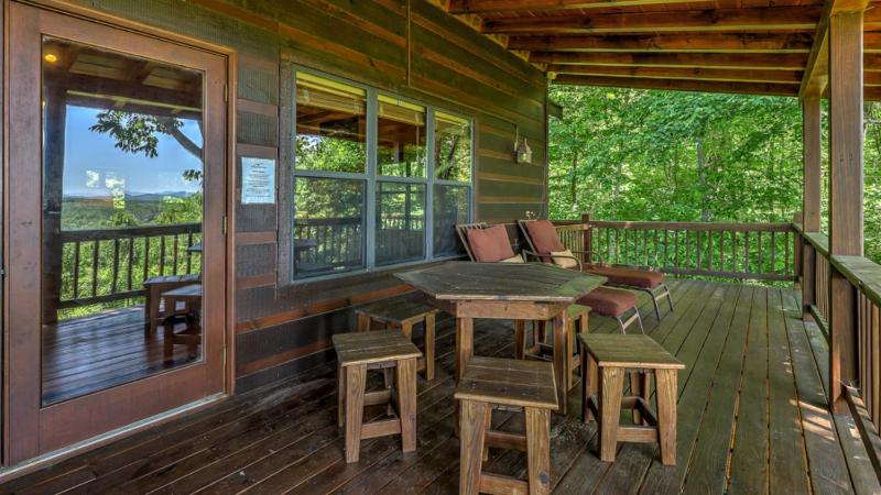 High Country Hideaway- Pet Friendly | Close to Town | Large Hot Tub | Outdoor Fireplace - image 33