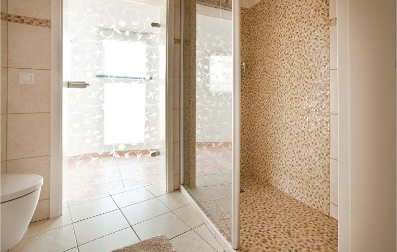 Two-Bedroom Holiday Home image 3