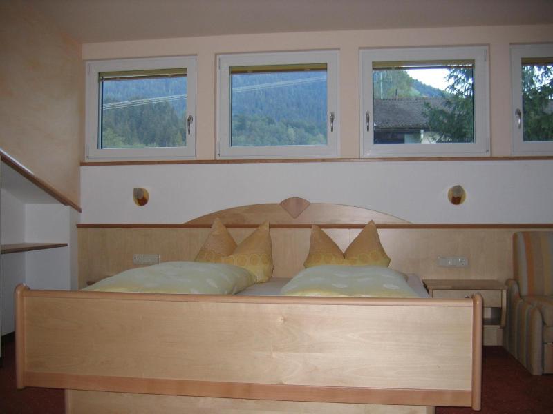 Triple Room with Shower image 4