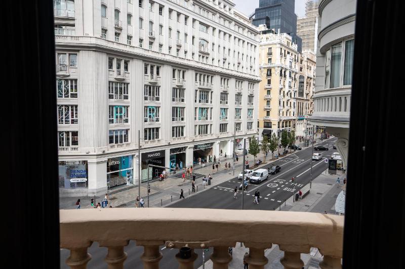 Double Room with View image 4