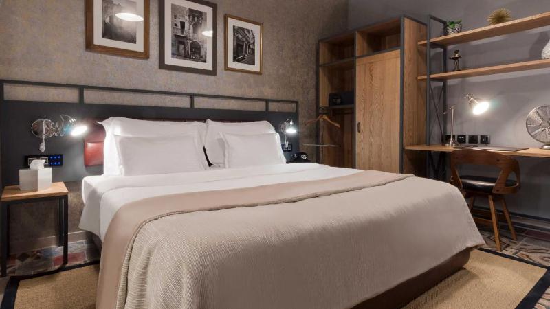 Double or Twin Room image 4