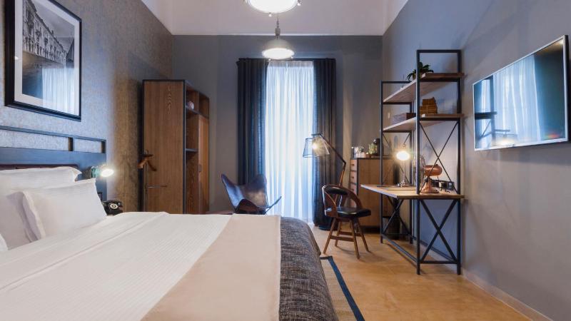 Deluxe Double or Twin Room image 1